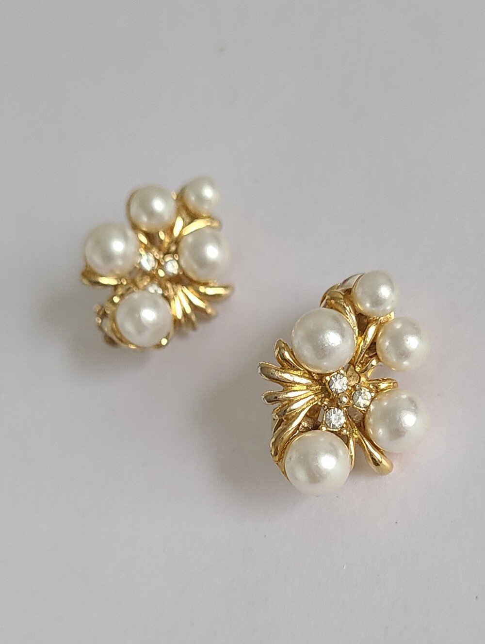 Vintage Gold Tone Pearl Rhinestone Bridal Evening Formal Clip On Stud Earrings